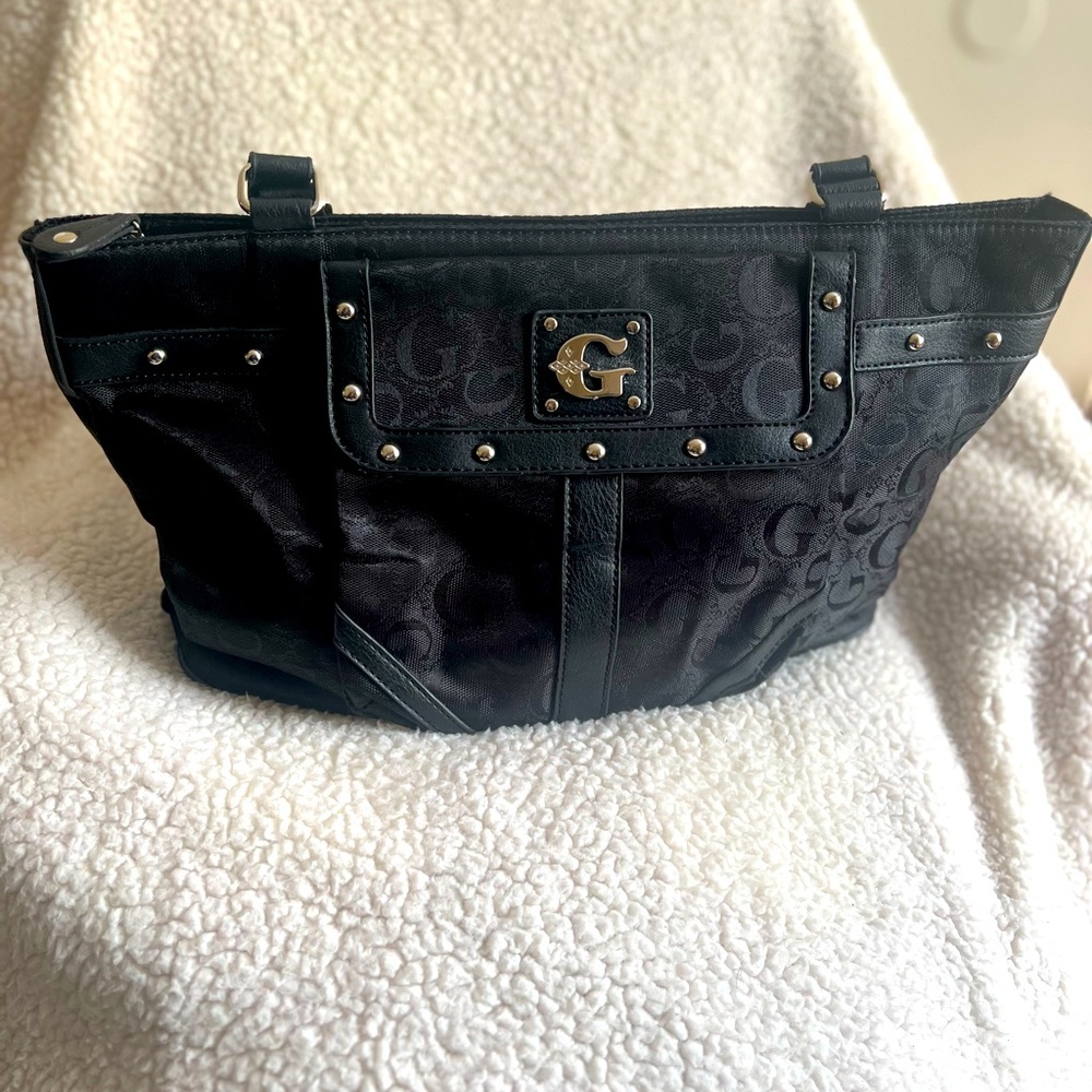 Black hand bag